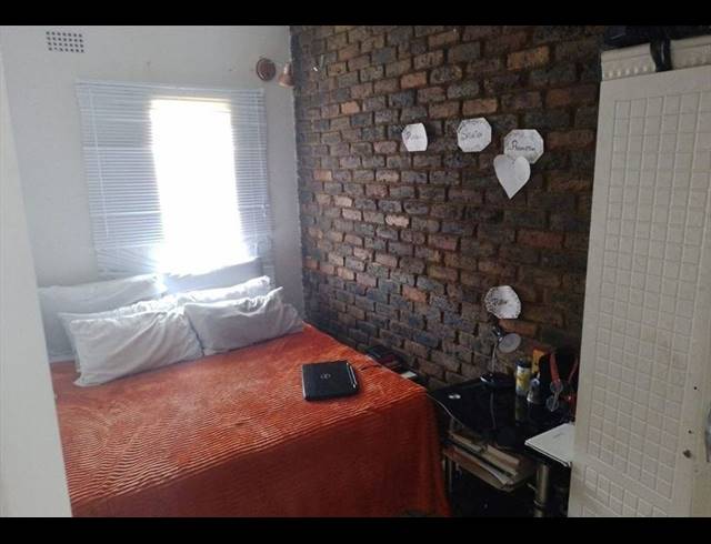 2 BEDROOM APARTMENT FOR SALE IN KEMPTON PARK EXT 1